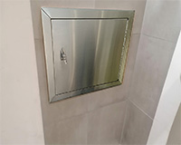 Puerta de ducto para chute de basura en edificios